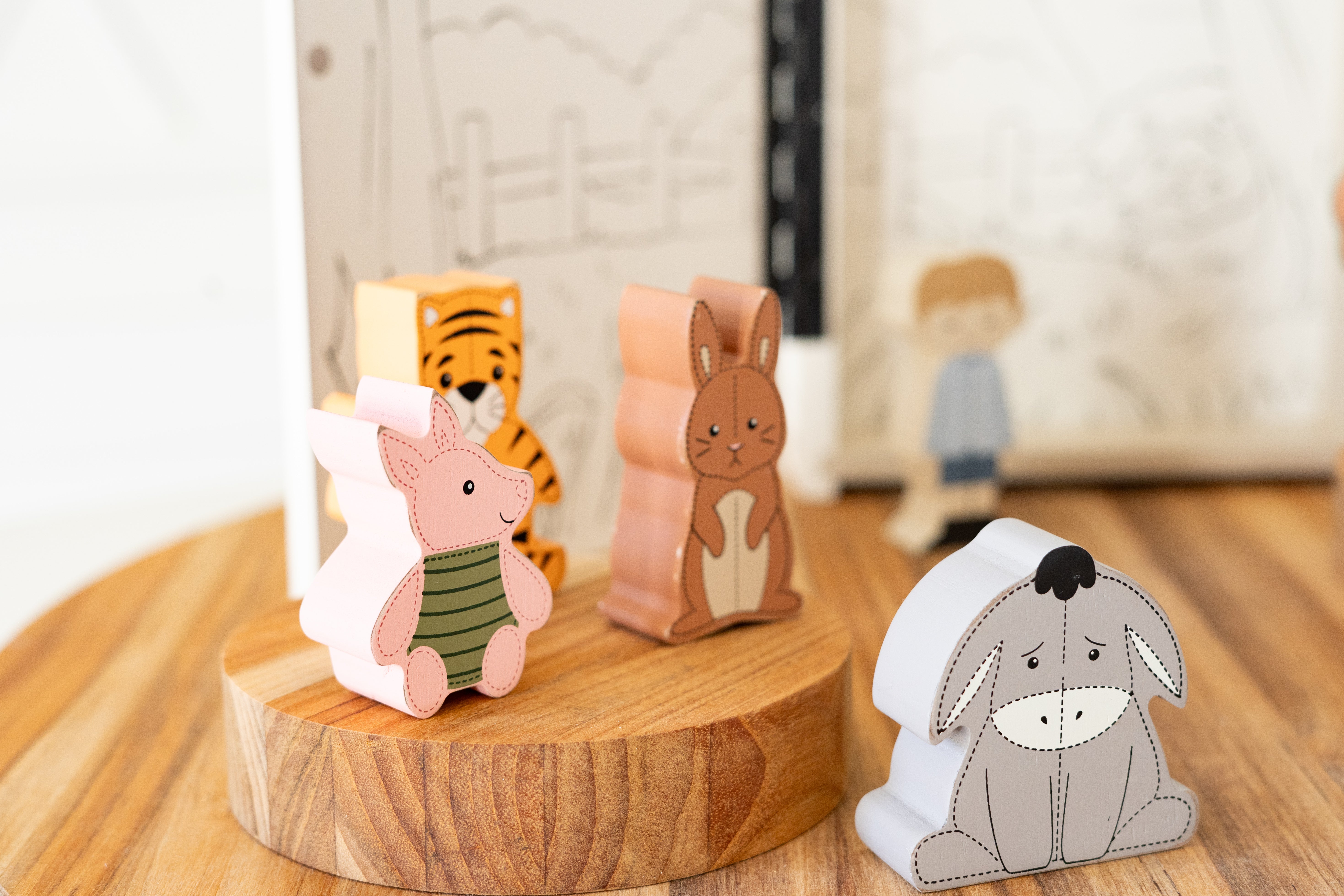 Winnie The Pooh Woodland Storybook Gift Set s/8