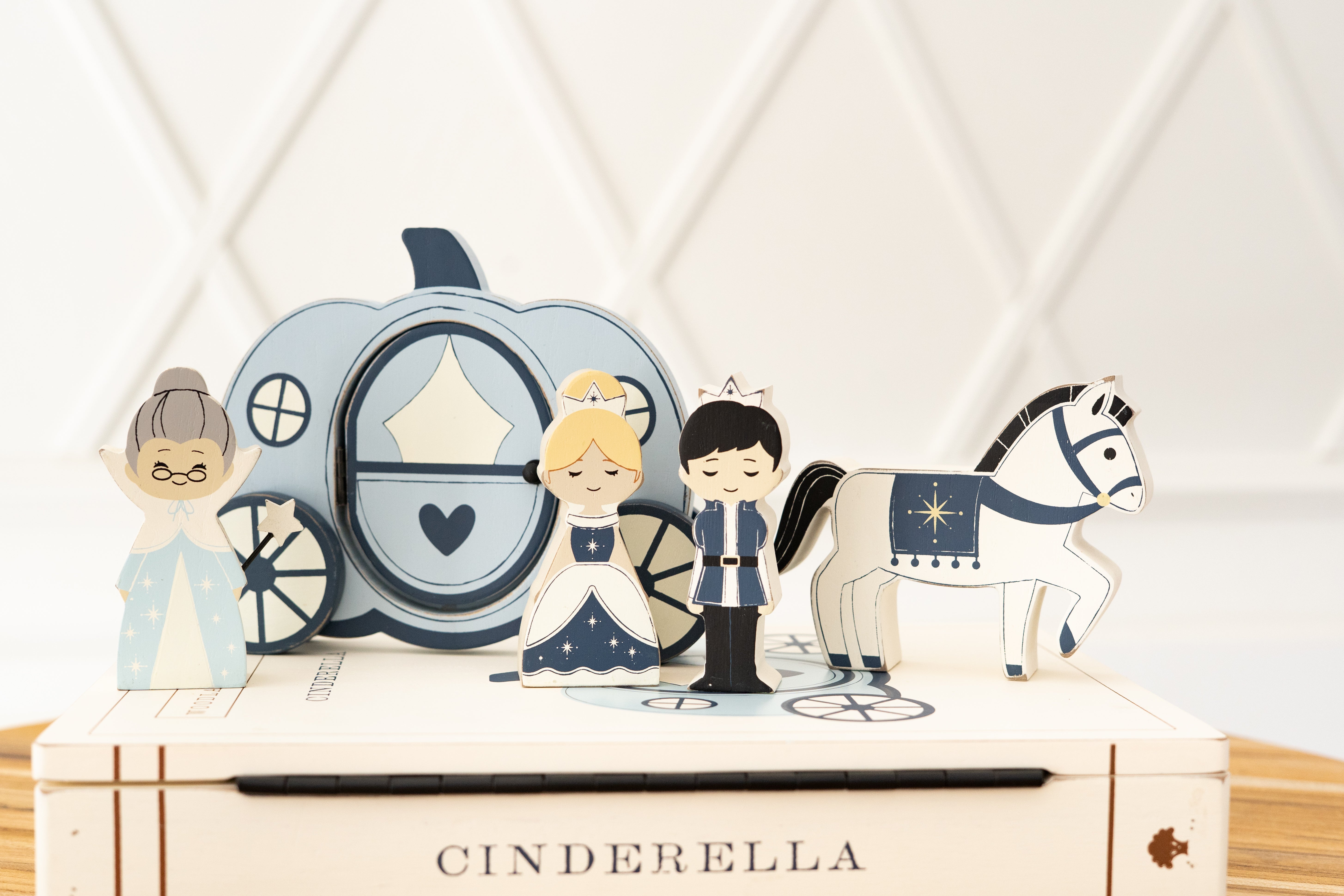 CINDERELLA Woodland Storybook Gift Set s/6